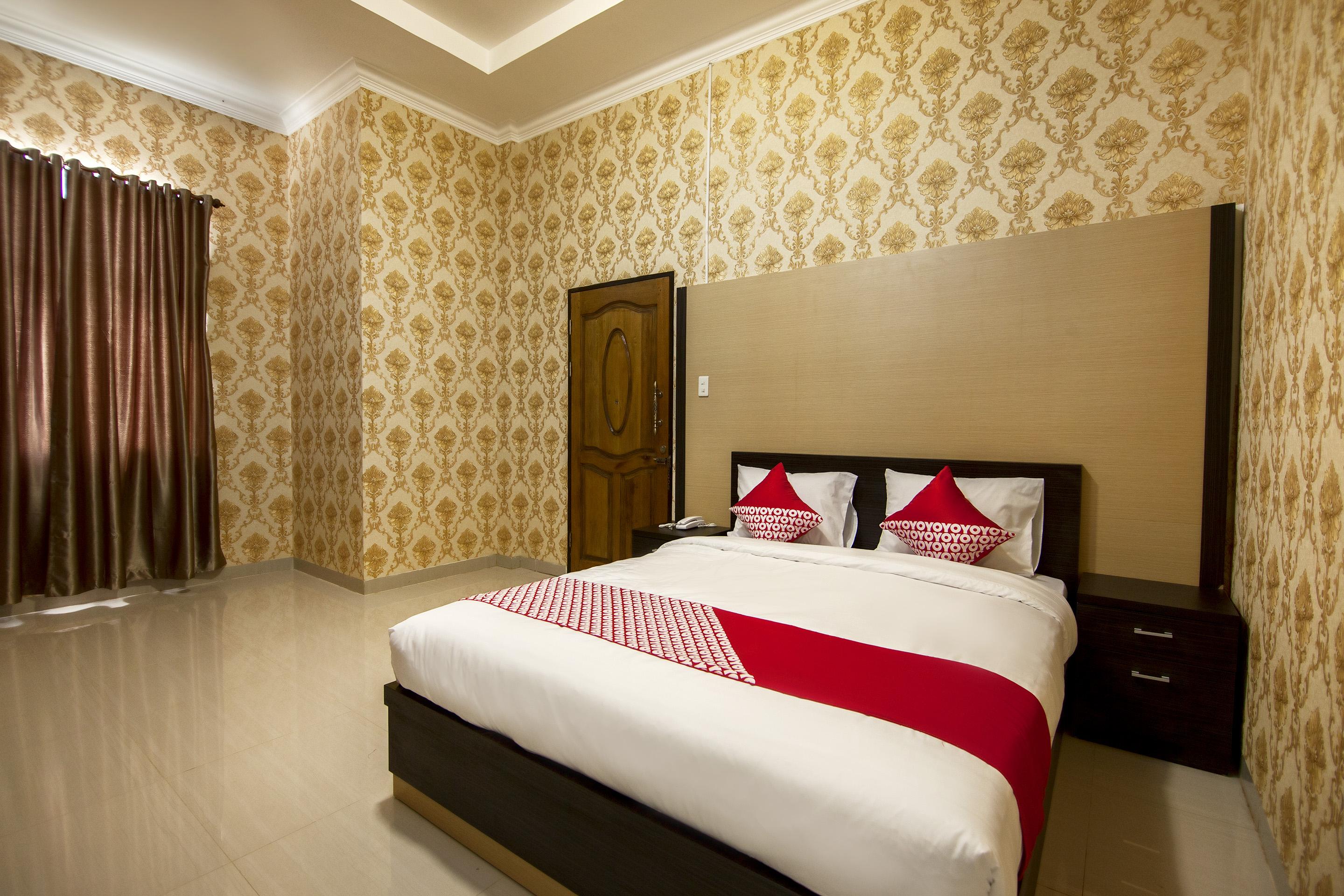 Capital O 540 Esther Hotel Balige Exterior photo