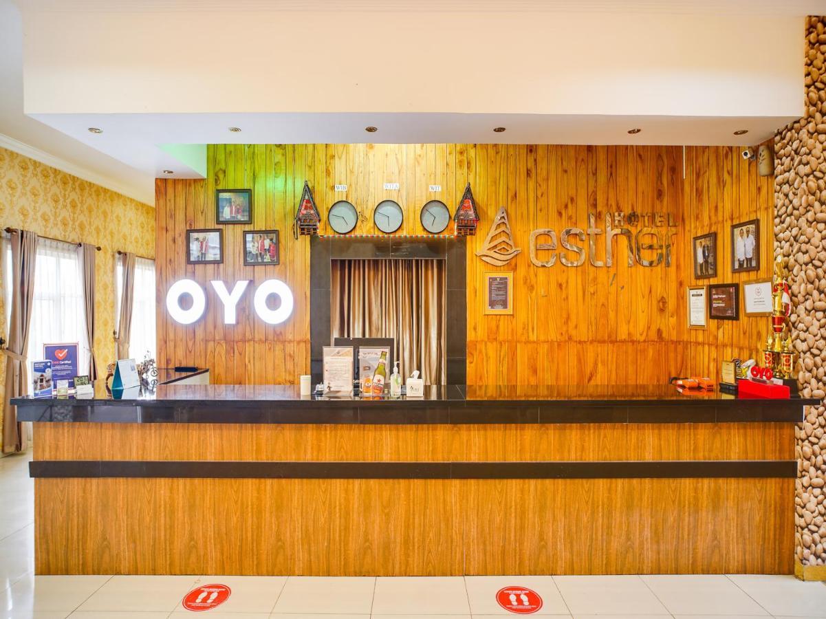 Capital O 540 Esther Hotel Balige Exterior photo