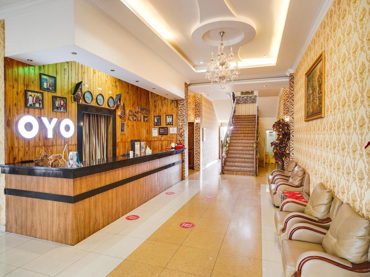 Capital O 540 Esther Hotel Balige Exterior photo